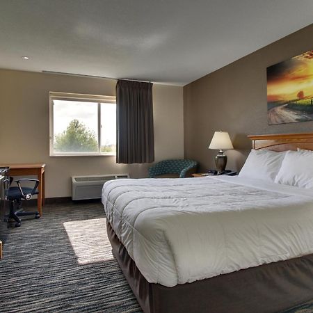 Everspring Inn & Suites Oskaloosa Экстерьер фото