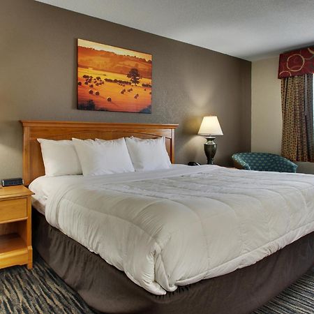 Everspring Inn & Suites Oskaloosa Экстерьер фото