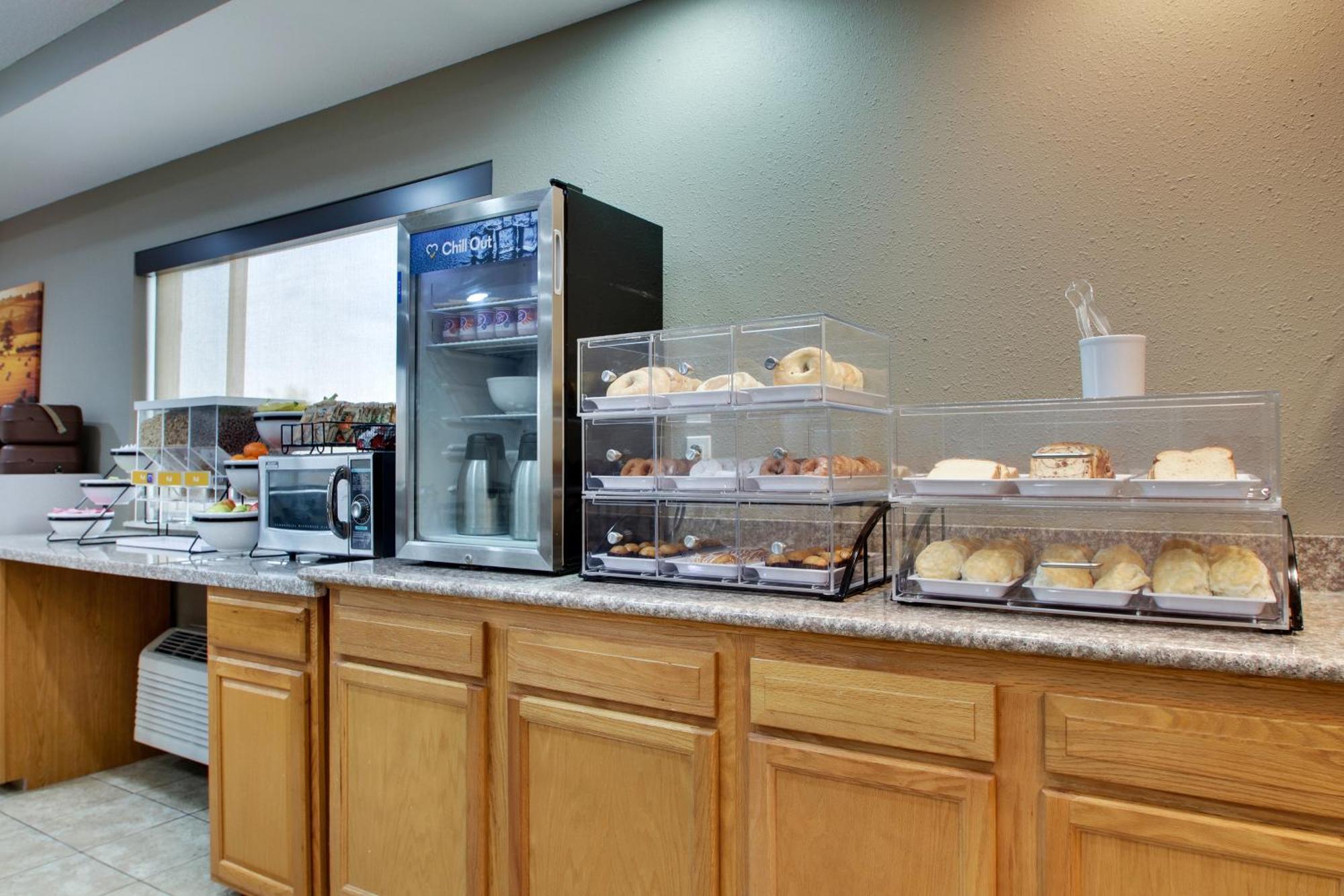 Everspring Inn & Suites Oskaloosa Экстерьер фото