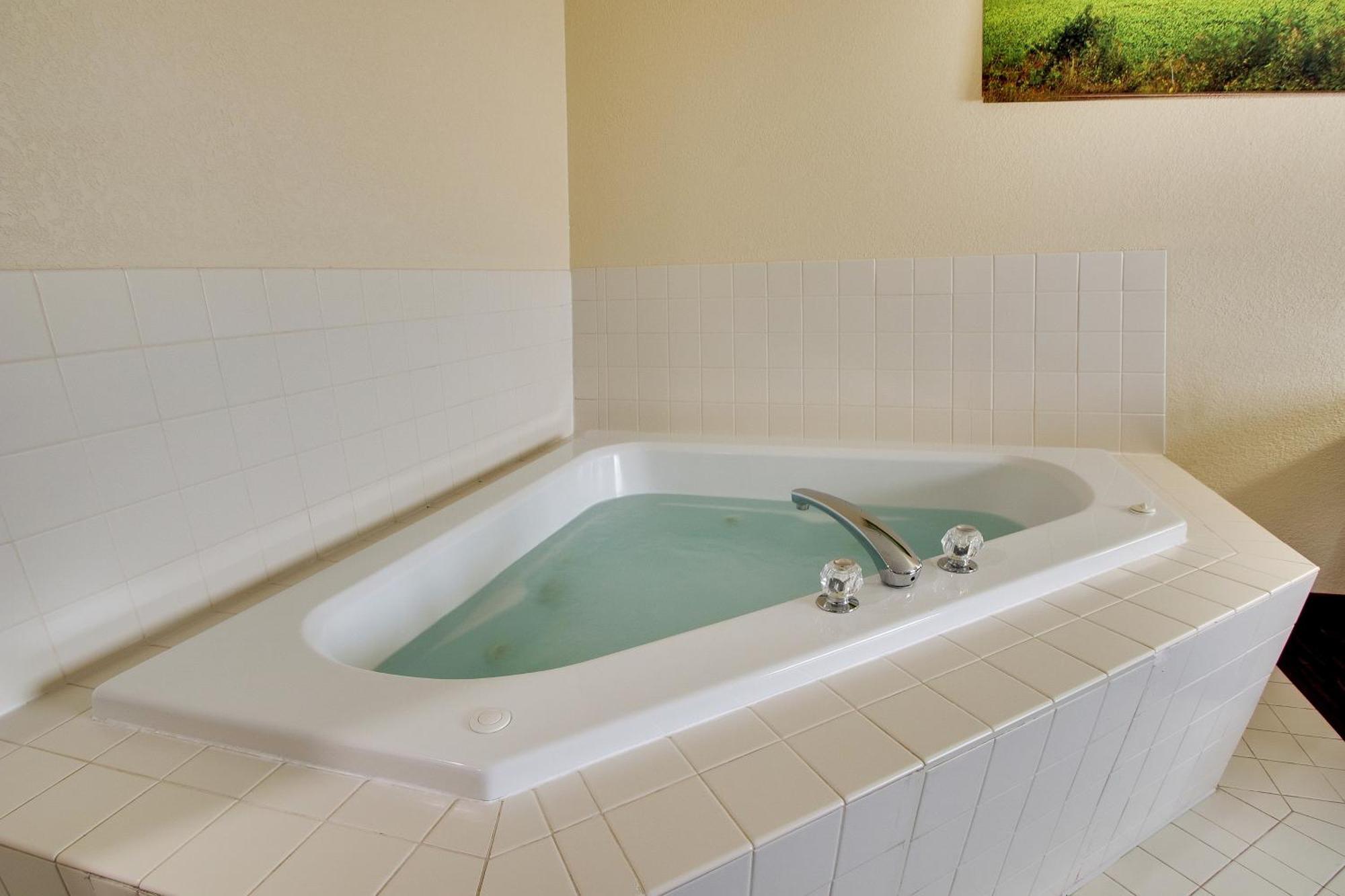 Everspring Inn & Suites Oskaloosa Экстерьер фото