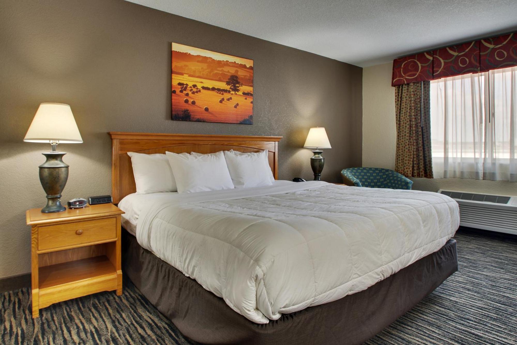 Everspring Inn & Suites Oskaloosa Экстерьер фото