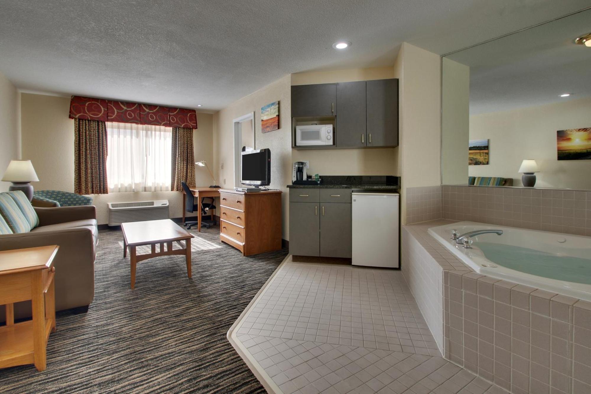 Everspring Inn & Suites Oskaloosa Экстерьер фото