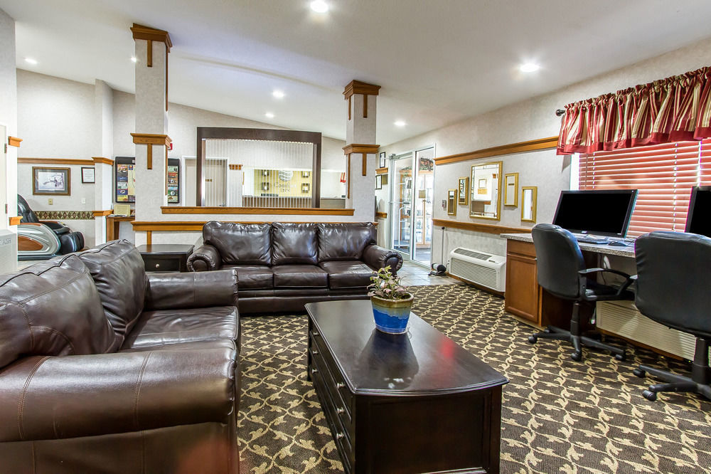 Everspring Inn & Suites Oskaloosa Экстерьер фото