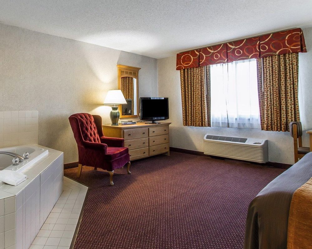 Everspring Inn & Suites Oskaloosa Экстерьер фото