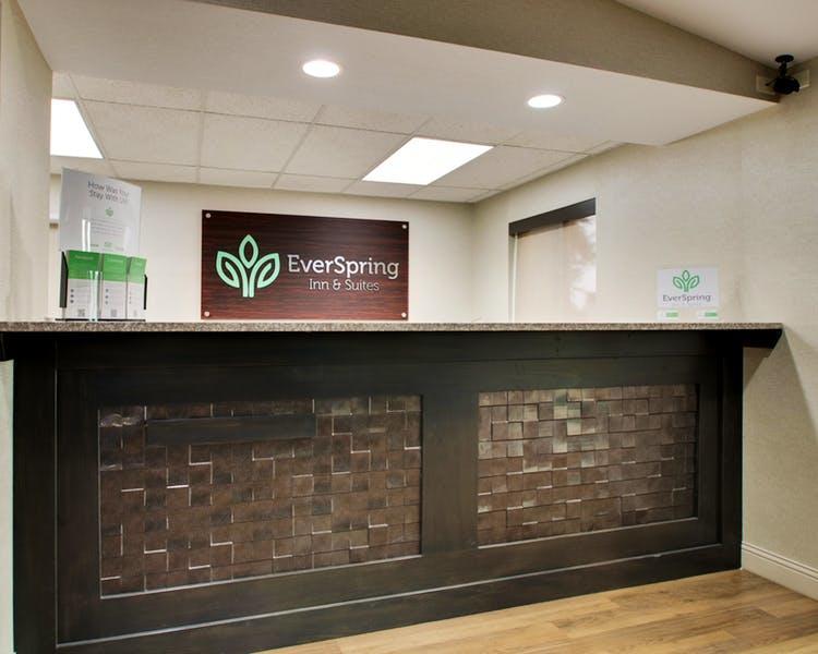 Everspring Inn & Suites Oskaloosa Экстерьер фото
