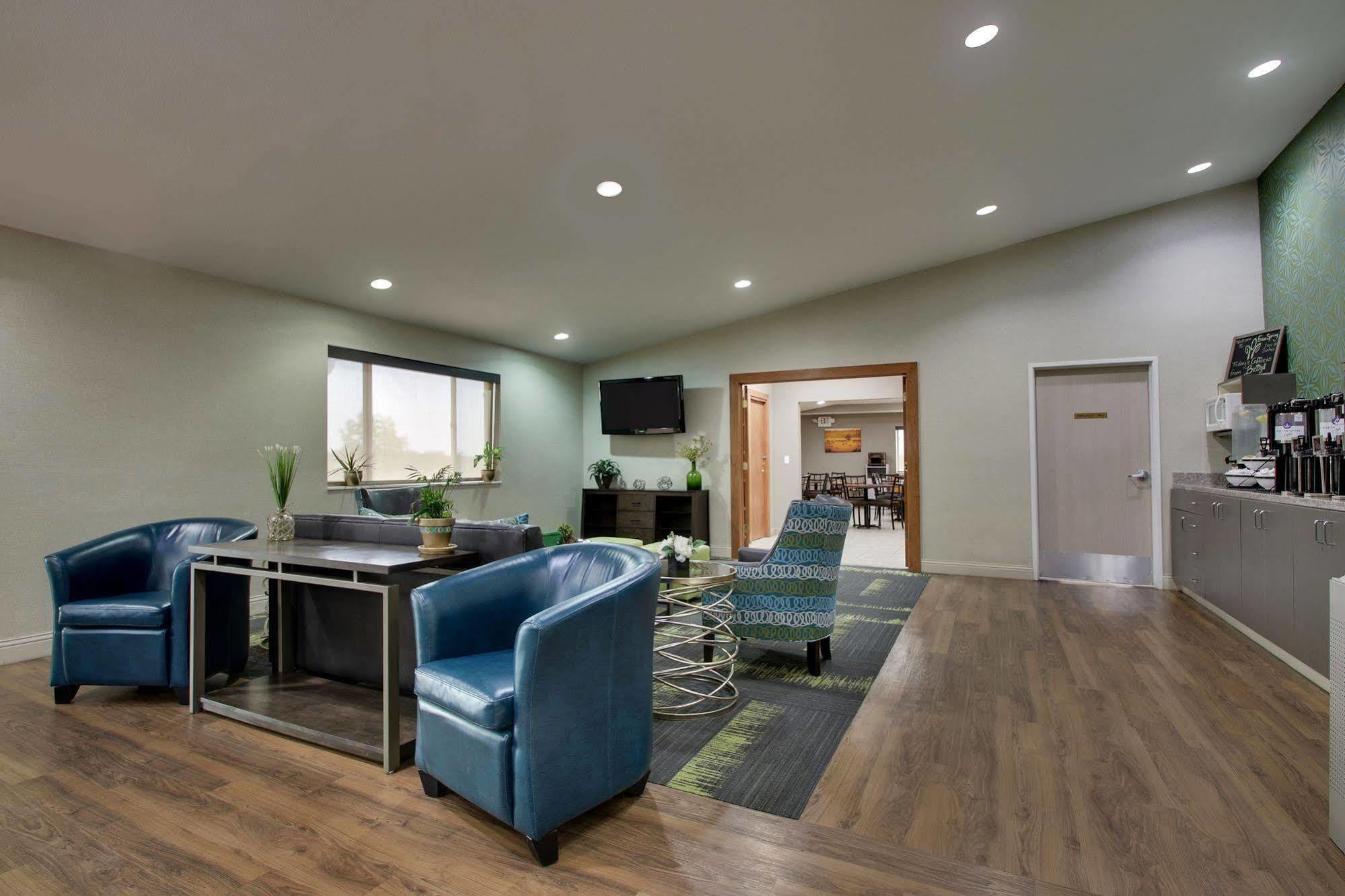 Everspring Inn & Suites Oskaloosa Экстерьер фото