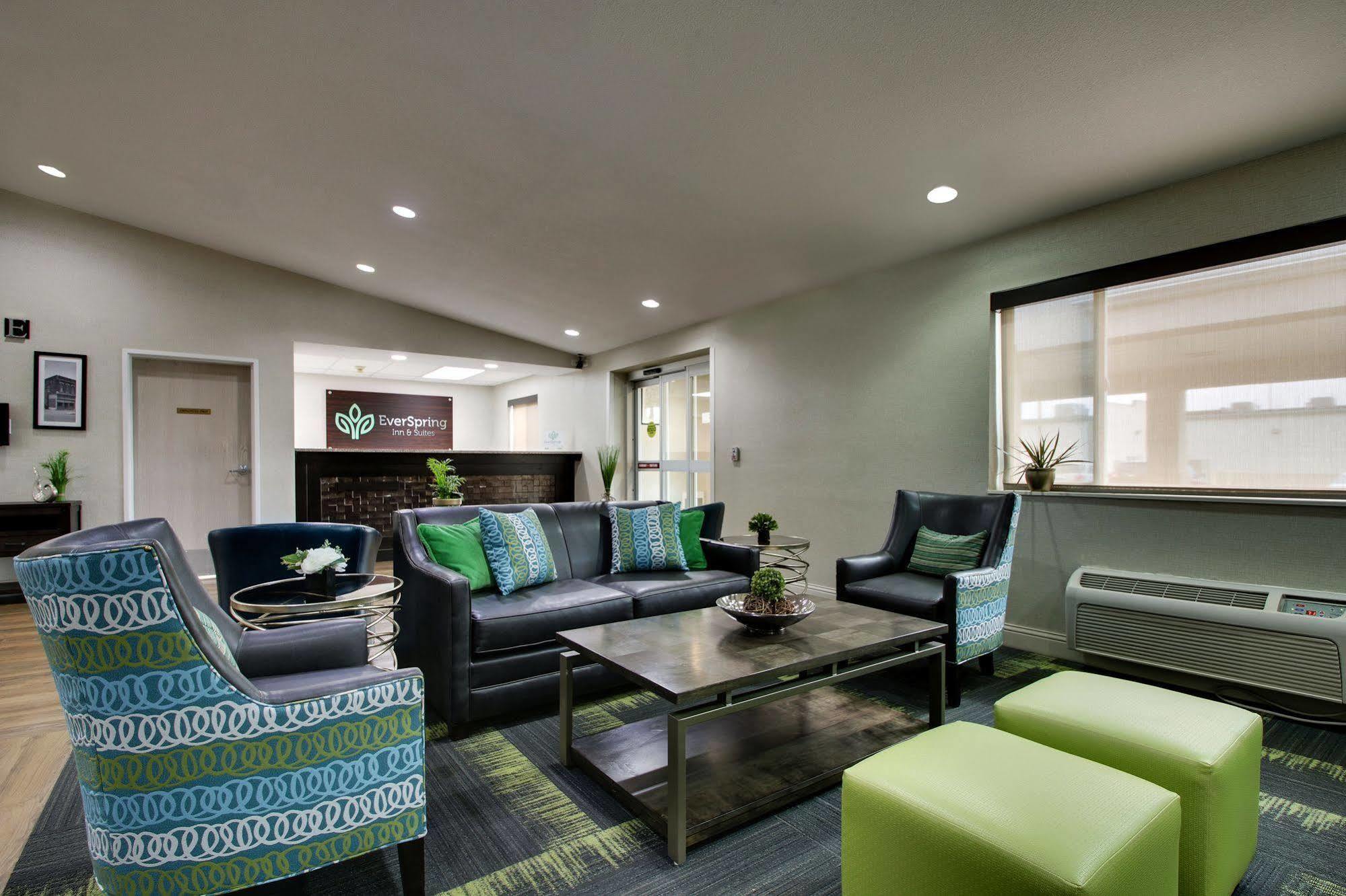 Everspring Inn & Suites Oskaloosa Экстерьер фото