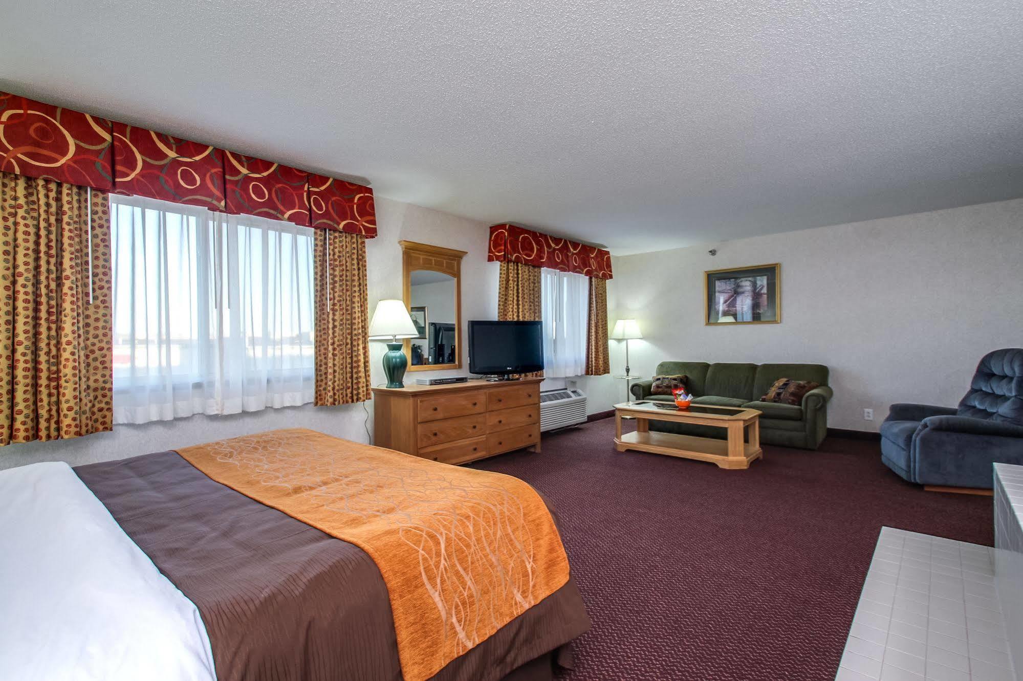 Everspring Inn & Suites Oskaloosa Экстерьер фото