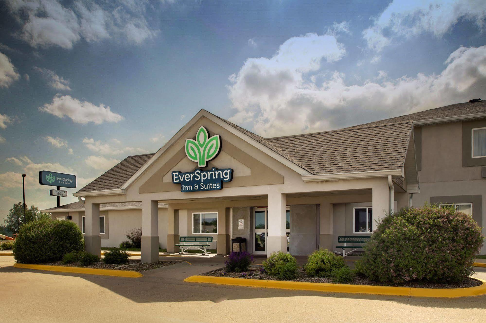 Everspring Inn & Suites Oskaloosa Экстерьер фото
