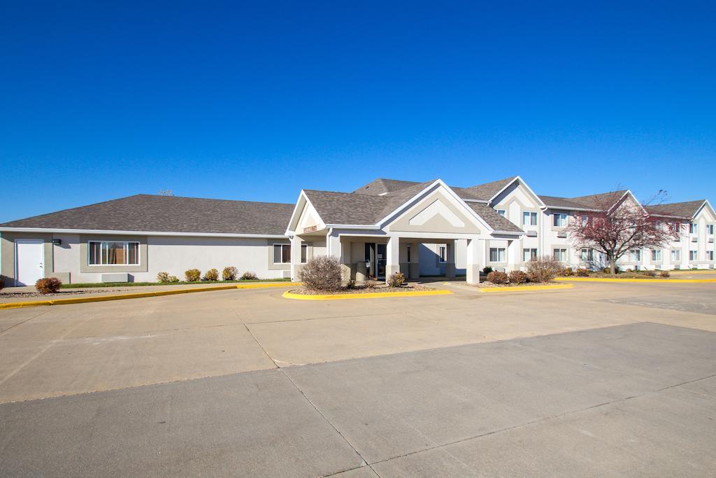 Everspring Inn & Suites Oskaloosa Экстерьер фото